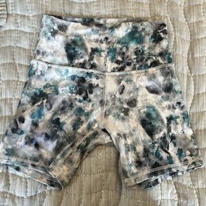 Lululemon align shorts, 4 inch inseam, like new, size 6